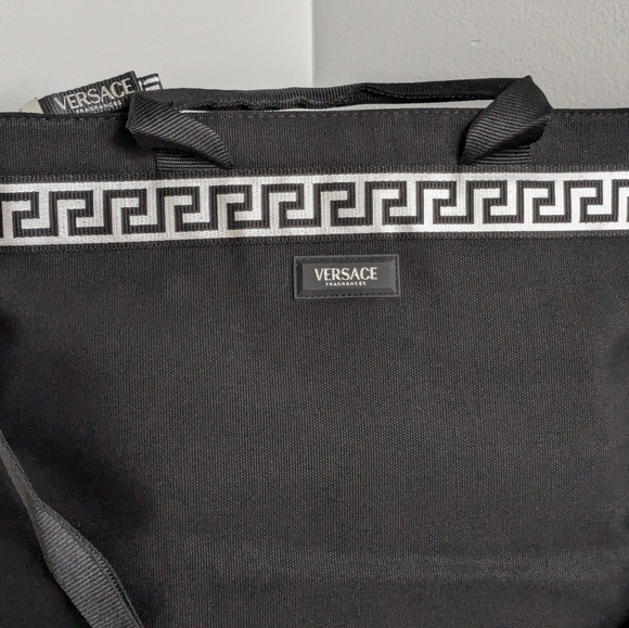 Versace - Picture 5 of 14